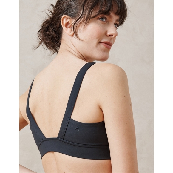 ADAY Sports Bra Womens Lighten Up Shadow Square Neck V Back Gray Black - Picture 1 of 9